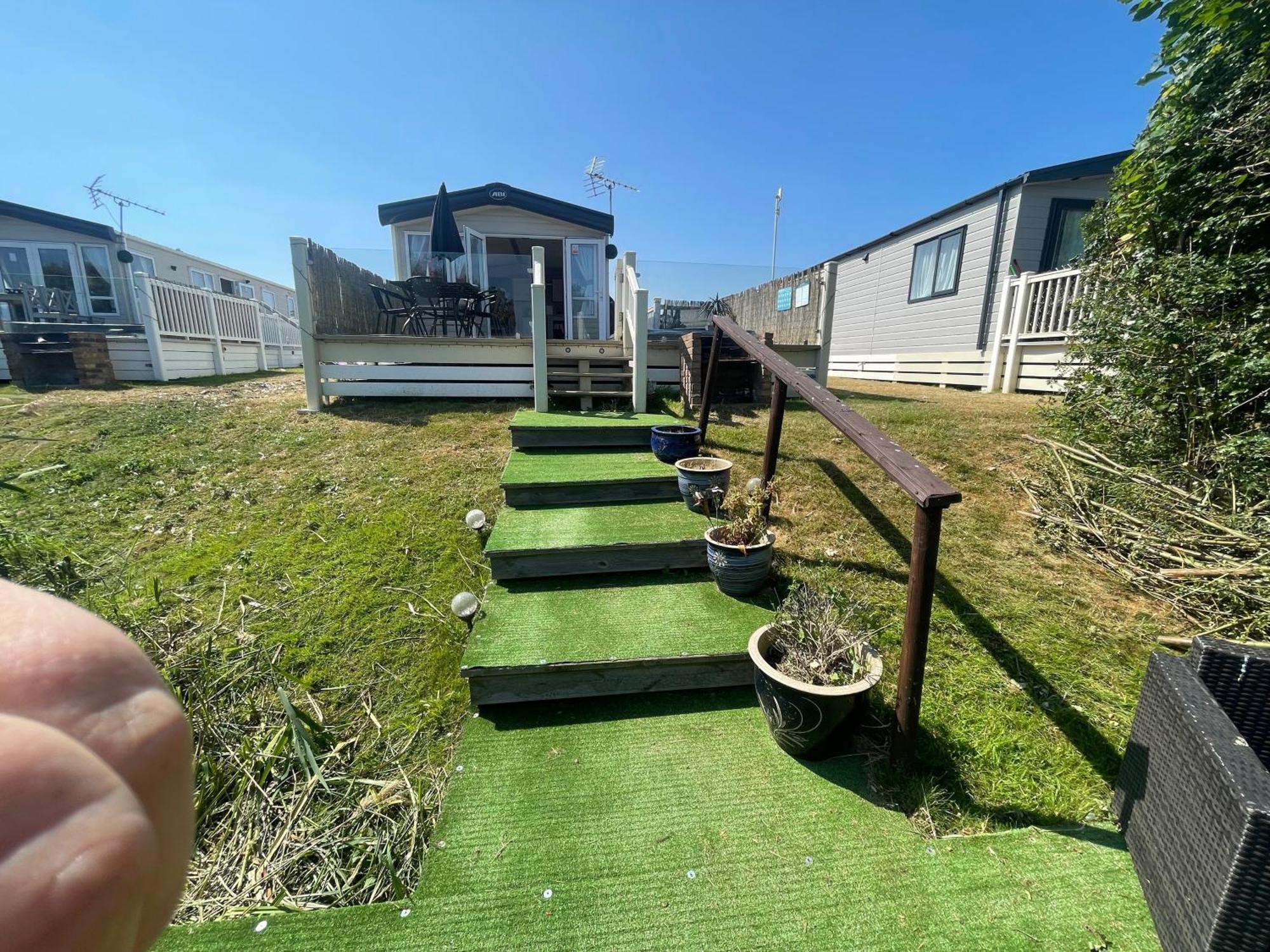 Lakeside Retreat 2 With Hot Tub, Private Fishing Peg Situated At Tattershall Lakes Country Park Extérieur photo